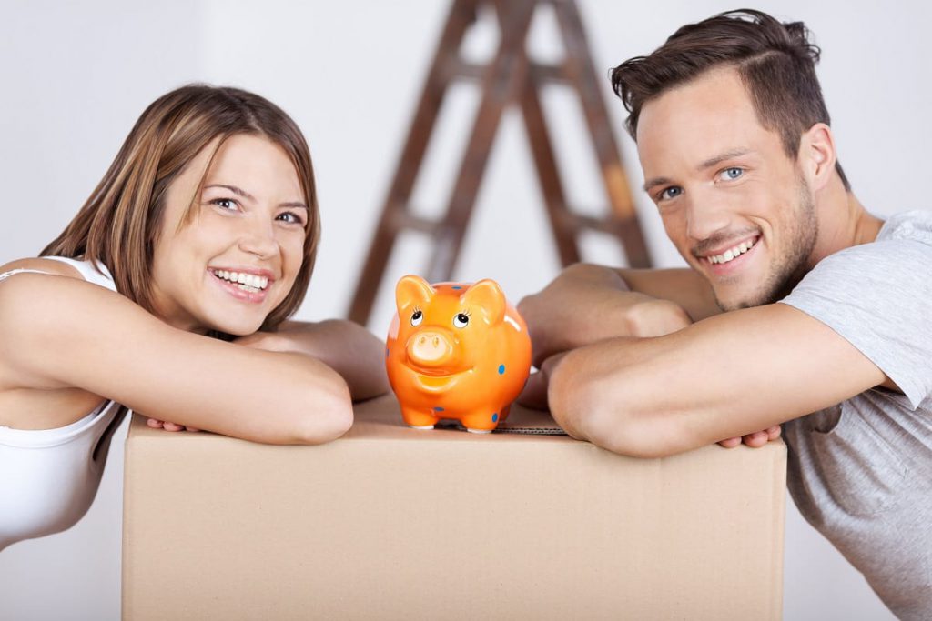 Couple with a piggy bank left with just enough money to hire professional Chicago movers