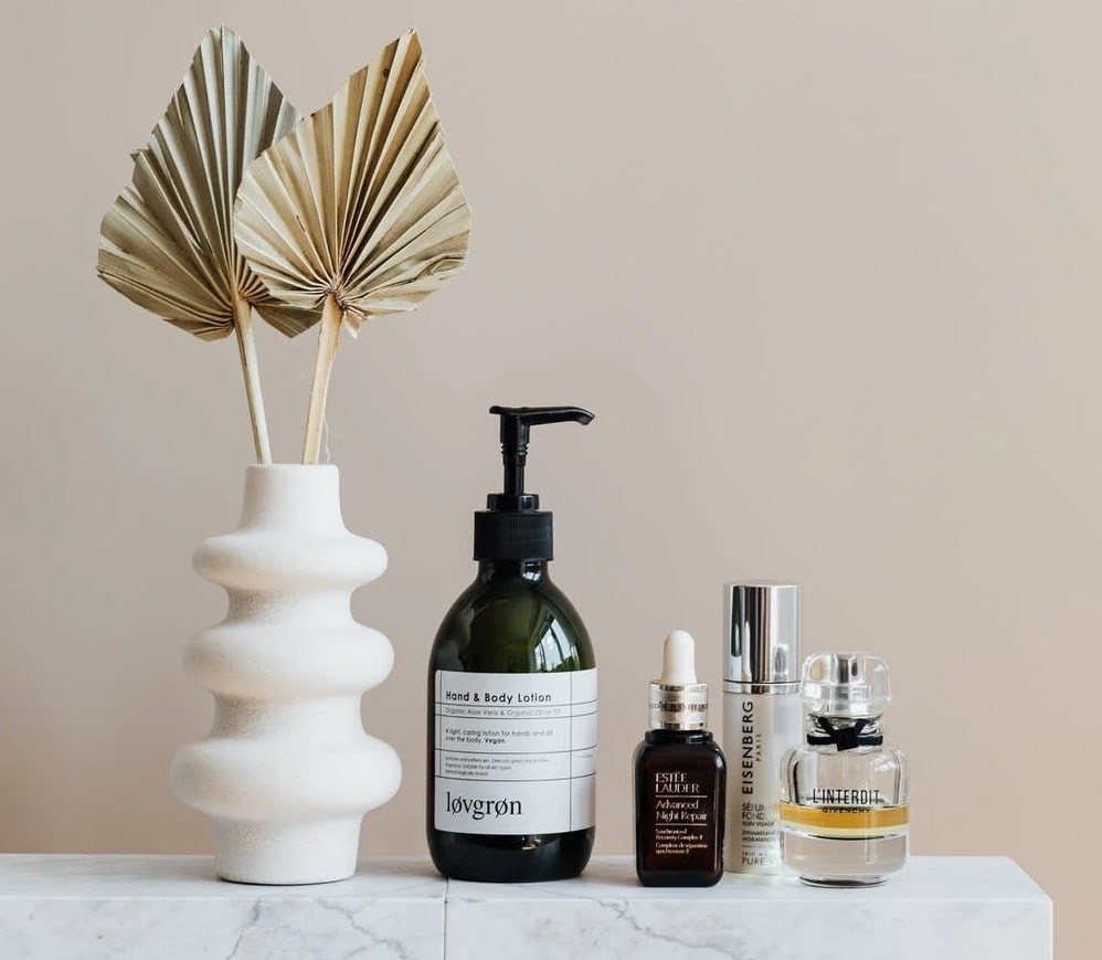 Cosmetic essentials